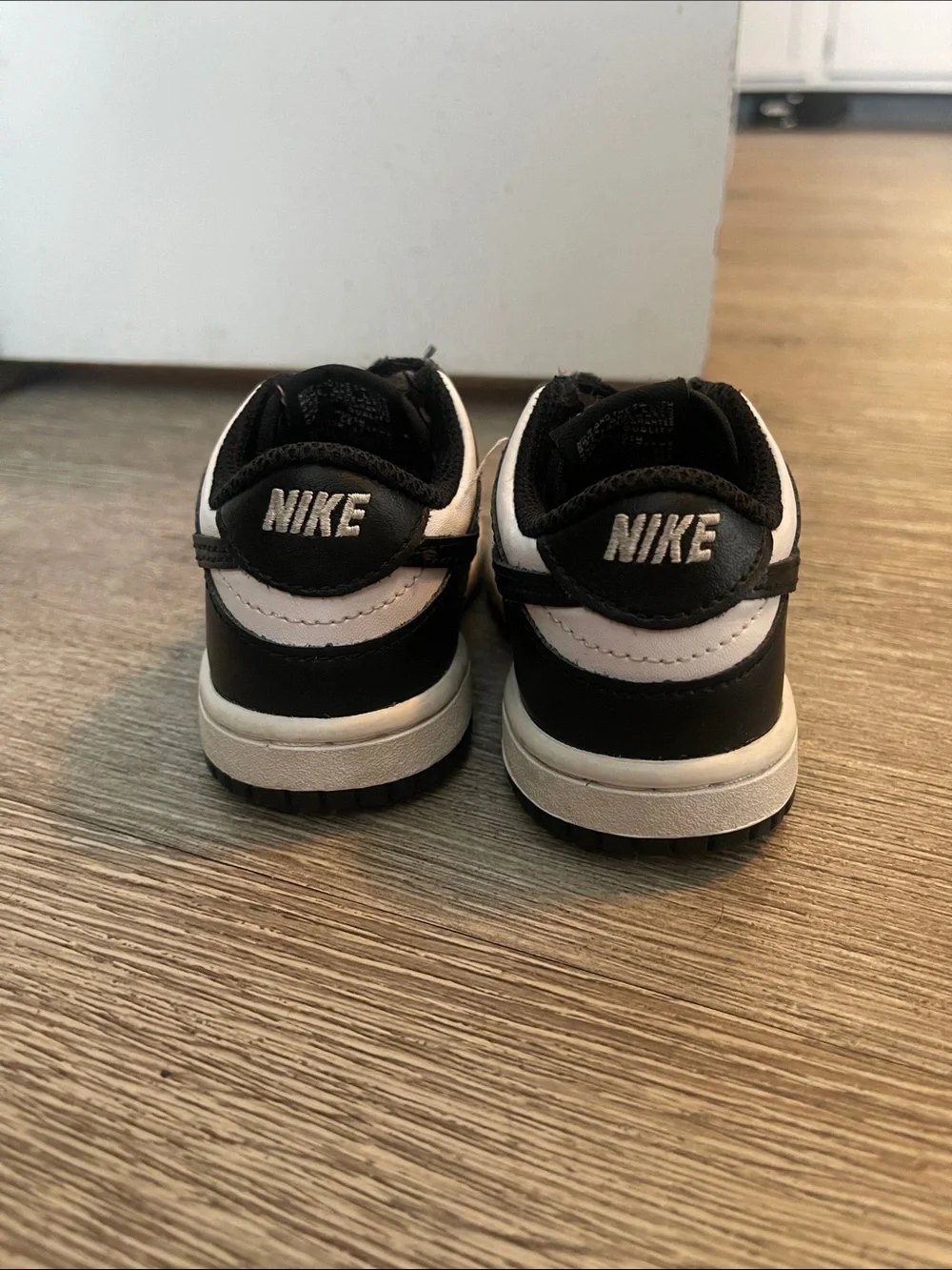 Nike Kids Black and White Low-Top Sneakers panda dunks size 6c